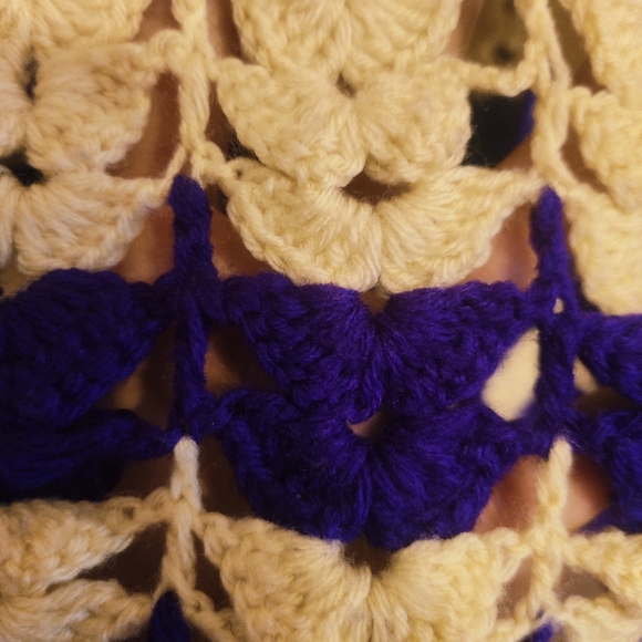 Hand woven woolen jacket - Picture 5 of 8